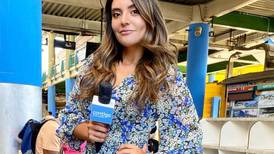 "Duele la tontera": Daniela Muñoz, reportera de "Contigo en la Mañana", sufrió doloroso incidente mientras cubría la protesta de apicultores en La Moneda
