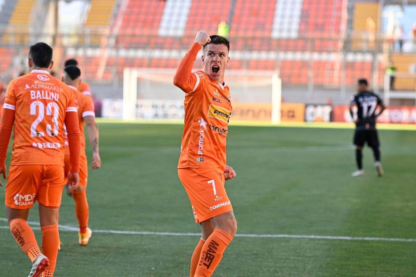 Cristián Insaurralde celebra gol de Cobreloa ante Santiago Morning.