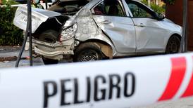 Fatal accidente en Bulnes: Tres ocupantes de un auto murieron luego de chocar contra un árbol
