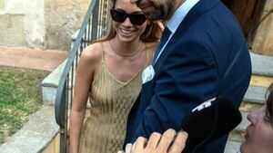 Critican a Clara Chía por su desalineado look en la boda del hermano de Gerard Piqué