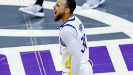VIDEO | Ahora viene LeBron James: El show de Stephen Curry para comandar clasificación de Warriors ante Sacramento Kings en la NBA