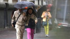 Potente lluvia hoy en Santiago: ¿Hasta qué hora duran las precipitaciones?