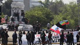 VIDEO | Conmemoración 18 de octubre: Se registraron barricadas y manifestaciones en Santiago
