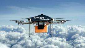 Amazon comenzó a entregar paquetes por drones en California y Texas