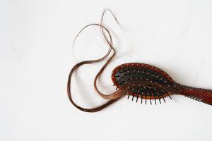 ¿Estás perdiendo mucho cabello? Esta podría ser la razón