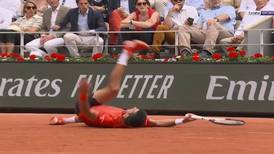 VIDEO | La fea caída que sufrió Novak Djokovic en la final de Roland Garros