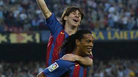 VIDEO | Con pase de Ronaldinho: A 17 años del primer gol de Lionel Messi con el Barcelona