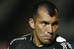 Ya superó a Arturo Vidal: Gary Medel llegó, se puso la jineta y enamoró a los hinchas de Vasco da Gama