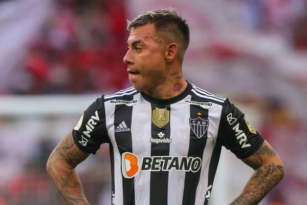 DT de Atlético Mineiro babeó con el desempeño de Eduardo Vargas: jugó solo los descuentos