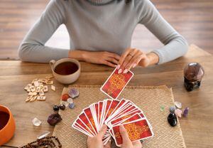 Lectura de Tarot para cada signo del zodiaco: Predicciones para el jueves 5 de octubre de 2023
