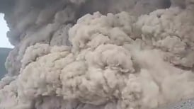 VIDEO | Volcán Láscar: Excursionistas se encontraban a metros del cráter en el momento del pulso eruptivo