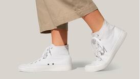 Guía para cuidar tus zapatillas blancas: De esta forma puedes quitar sus manchas