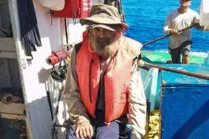 VIDEO | Rescataron a un náufrago junto a su perrita: Estuvo dos meses en medio del mar