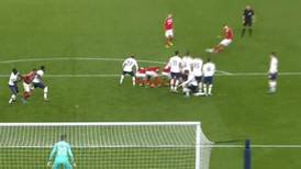 La particular barrera que hicieron los jugadores del Middlesbrough para intentar hacer un gol
