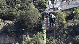 Turista fallece realizando salto en bungee en el Cajón del Maipo: Empresa a cargo no contaba con patente de funcionamiento
