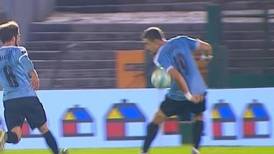 [VIDEO] Así relató la TV Argentina el penal no cobrado a la Roja ante Uruguay