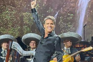 El especial negocio que une a Luis Miguel con Chile