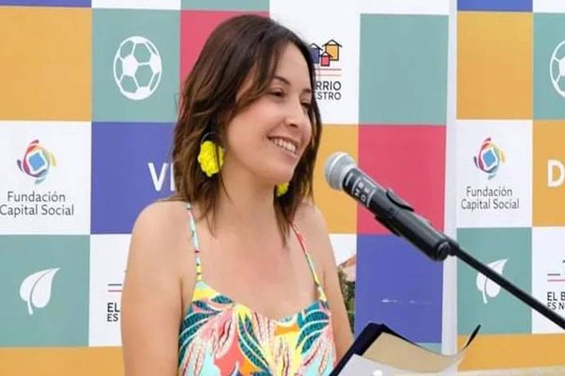 Camila Polizzi en una conferencia de prensa.