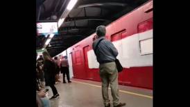 VIDEO: ¡Indignante! Encapuchados rayaron siete vagones del Metro de Santiago