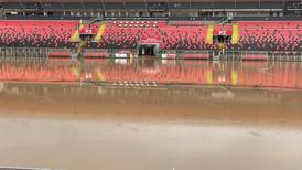 VIDEO | Sistema Frontal: Estadio Fiscal de Talca queda inutilizable debido a las fuertes lluvias