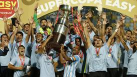 Se inscribió César Cortés: los nueve capitanes que levantaron la Supercopa del fútbol chileno
