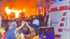 VIDEO | Explosión de auto en Estambul causa gran incendio y revive el miedo al terrorismo