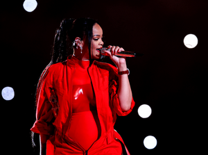 Revisa la espectacular presentación de Rihanna en el Super Bowl 2023