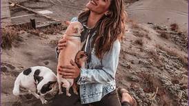 "Voy feliz con ellos": Gianella Marengo conoció a pasajero que se fue jugando con sus perritos durante un viaje a Italia