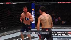 [VIDEO] Luchador de la UFC grita en pleno combate que es el mejor mientras esquiva golpes