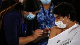 Paris golpea la mesa y refuta crítica de Italia sobre vacunación con Sinovac en Chile