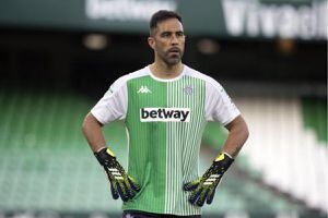 Marca el futuro de Claudio Bravo: la importante decisión que Real Betis tomó con su portería