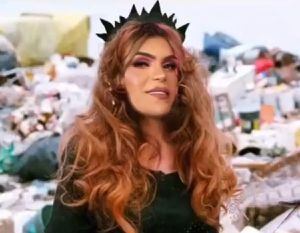 Thalía muy divertida con la parodia de «María la del Barrio» con participantes de «La Casa de los Famosos»