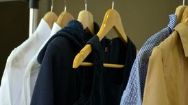 ¿Cómo evitar las manchas de sudor en la camisa o blusa del uniforme escolar?