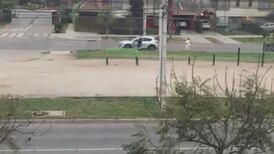 VIDEO | Subcomisaria de la PDI frustró a balazos el robo de su vehículo en Maipú