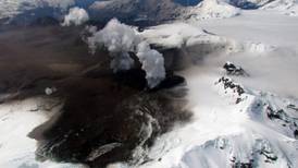 Por actividad sísmica: Sernageomin realiza monitoreo preventivo del Volcán Hudson en Aysén