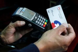 ¿Qué transacciones tienen costo adicional en la Cuenta RUT?