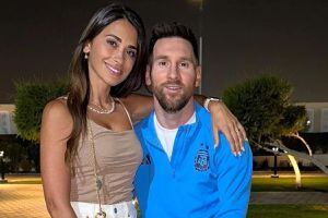 La fotografía de Antonela Rocuzzo junto a Lionel Messi que está dando la vuelta al mundo