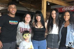Muchos viven fuera de Chile: Estos son los nueve hijos de Anita Alvarado