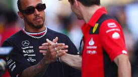 Impacto mundial: Lewis Hamilton cambia de equipo en la Fórmula 1 y dará histórico paso