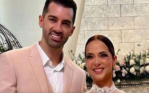 Hija de Adamari Lopez disfruta de un divertido día en la playa acompañada de Toni Costa