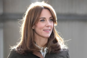 Kate Middleton lució un vestido en color rojo de Alexander McQueen en el Royal Ascot