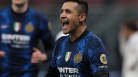 Alexis Sánchez toma ventaja en el Inter de Milán y podría empezar el año como titular ante Bologna