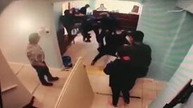 VIDEO | Brutal golpiza de médico a paciente en Talcahuano: Víctima había reclamado por la espera