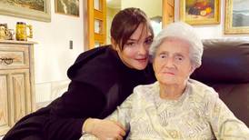 “Mil flores al cielo para ti”: Kel Calderón recordó a su abuela, Eliana de la Fuente, con tierno gesto