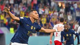 Francia le gana a Dinamarca con dos goles de Mbappé y es el primer clasificado a octavos en Qatar 2022