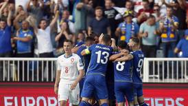 Kosovo imitó el reconocido gol del Liverpool al Barcelona para vencer a República Checa