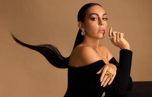 Hijos de Georgina Rodríguez pasean en coche eléctrico
