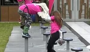 “Me empujó”: La divertida caída de Pincoya e Ignacia Michelson en la prueba del líder en “Gran Hermano” Chile