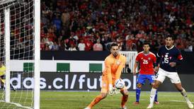 VIDEO | Calentura máxima: Así relataron en Paraguay el gol de Alexis y la chambonada de Antony Silva