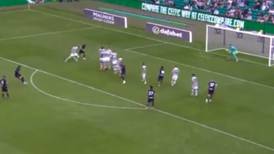VIDEO | No para: Ben Brereton anotó golazo de tiro libre en amistoso del Blackburn ante el Celtic
